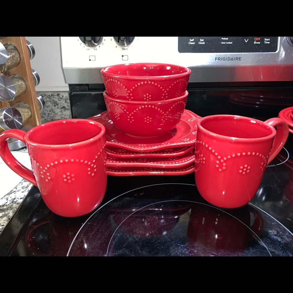 Food network dish wear
